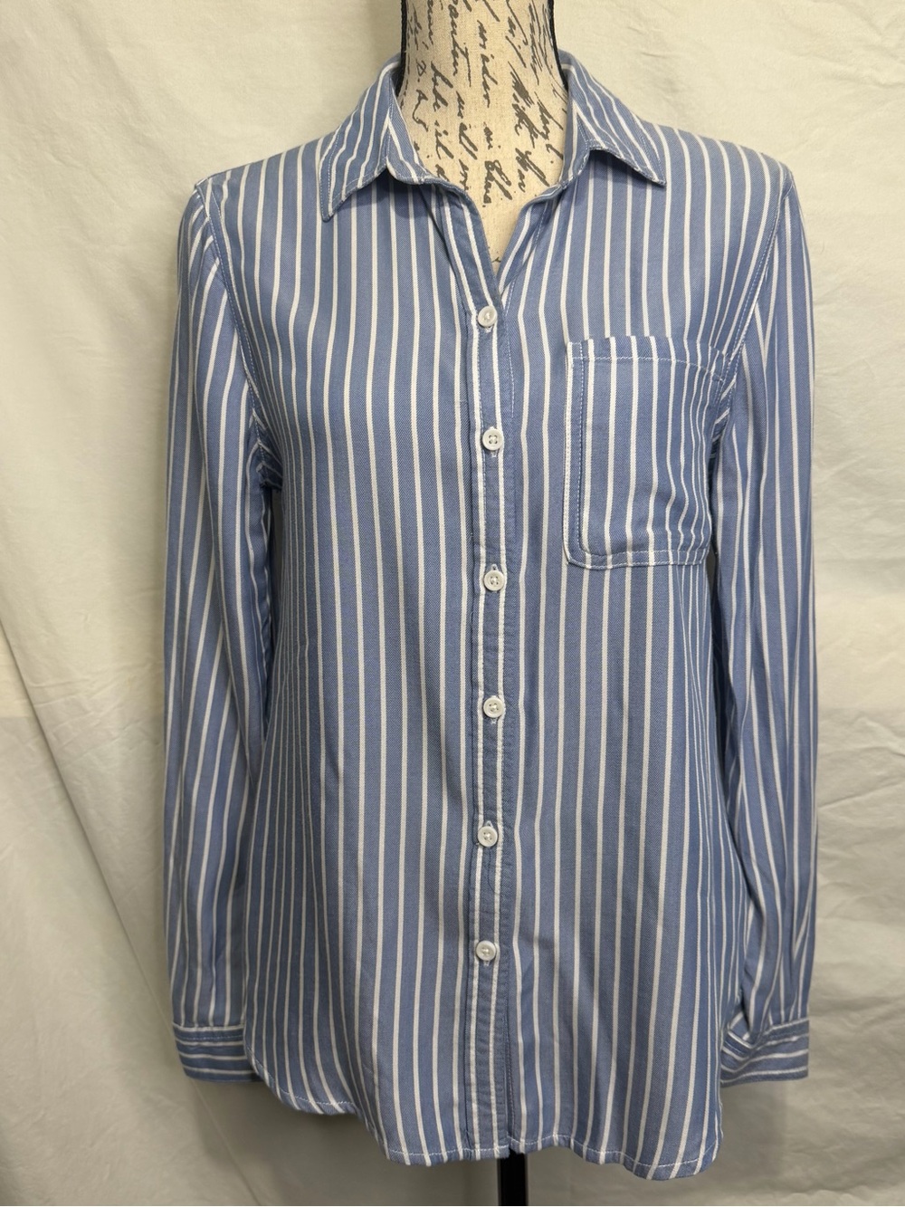 Beachlunchlounge Blue & White Striped Button-Up Shirt - Classic Casual Size XS